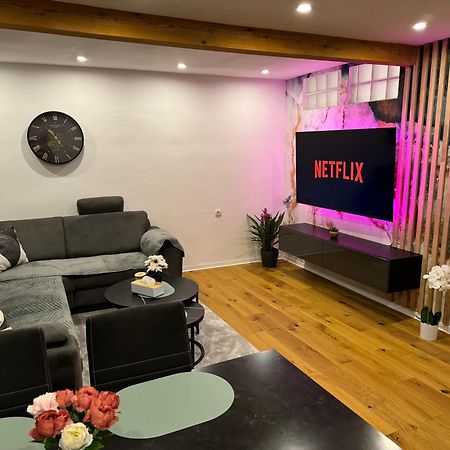 Best Central Apartment - Am Marktplatz - Up To 5 - Next To Frankfurt And Hanau - Coffee And Snacks - Netflix, Prime, Disney Nidderau Exterior foto